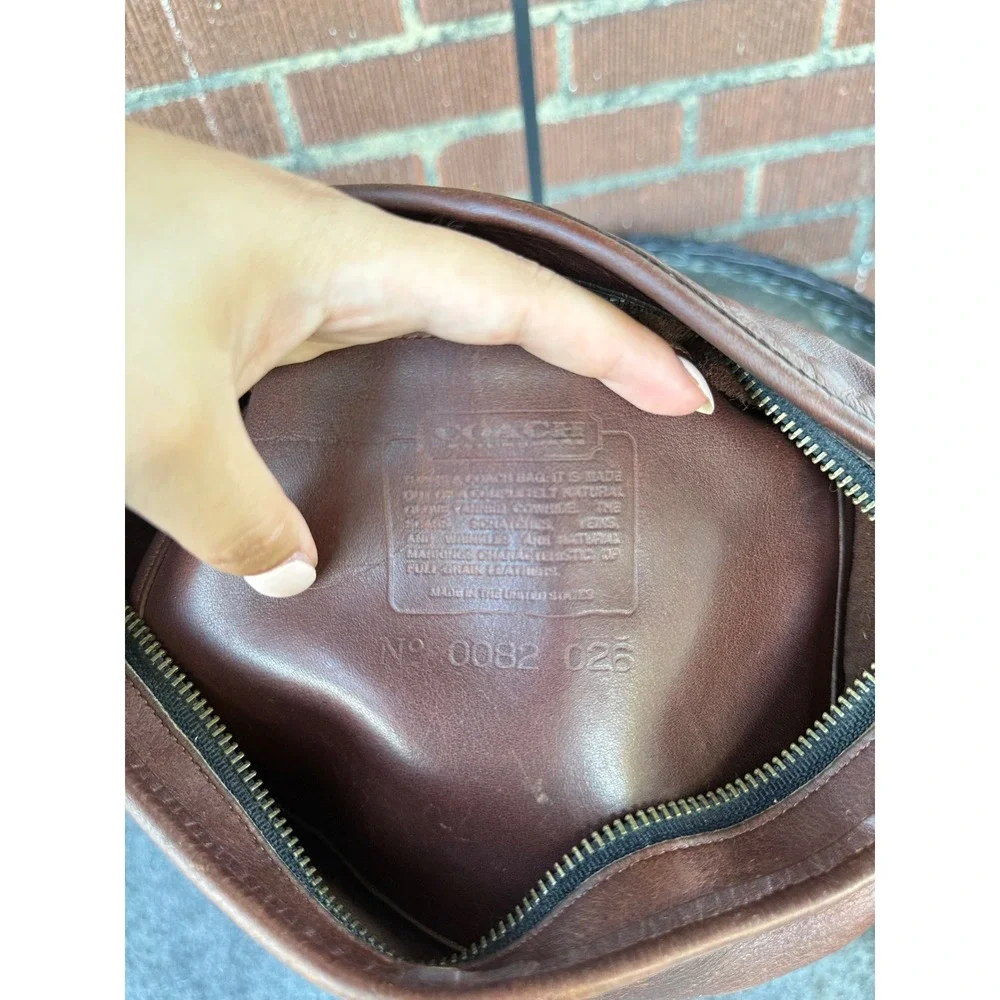 Vintage 1970-1980s Coach Brown Bucket Bag Medium Zip Top
